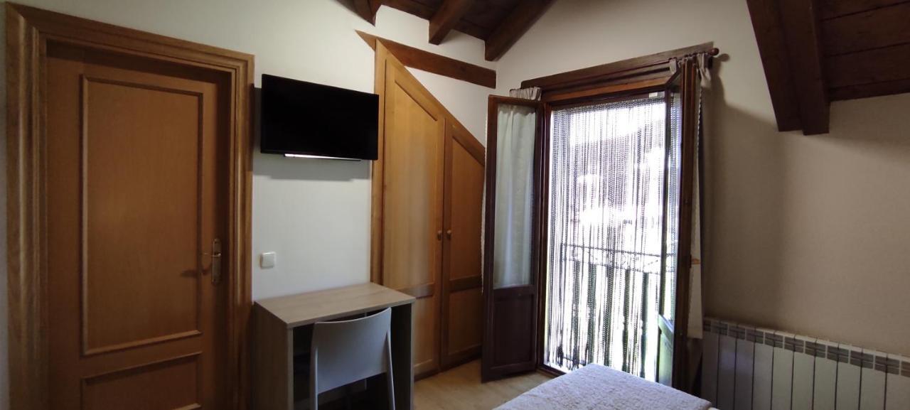 Hostal Mendilatz Orbaiceta Bagian luar foto