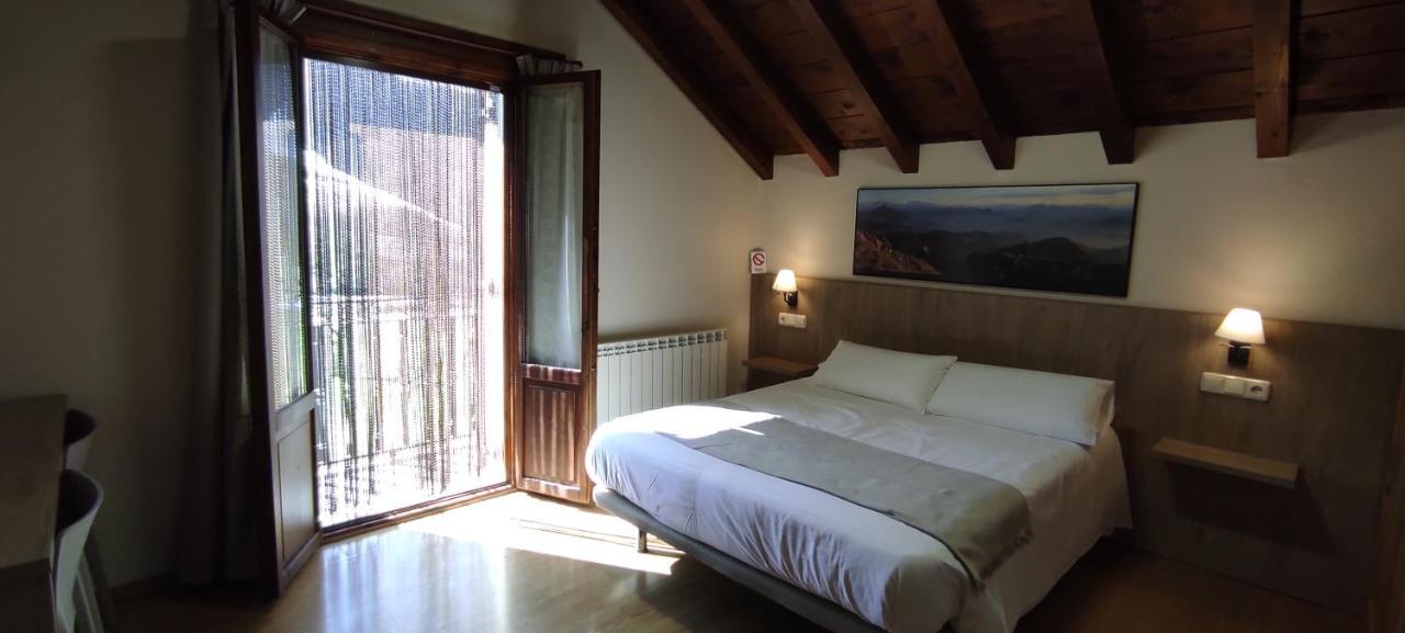 Hostal Mendilatz Orbaiceta Bagian luar foto