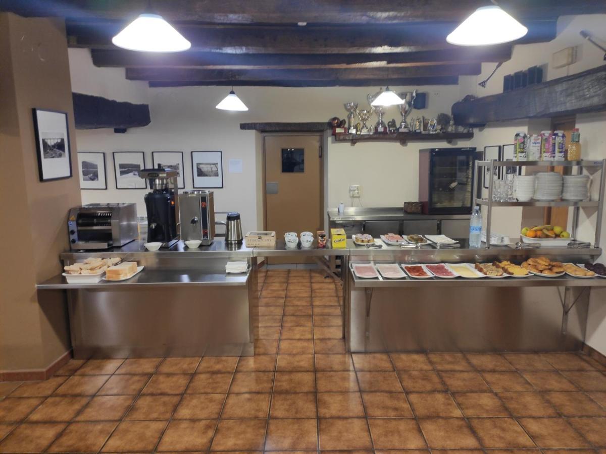 Hostal Mendilatz Orbaiceta Bagian luar foto