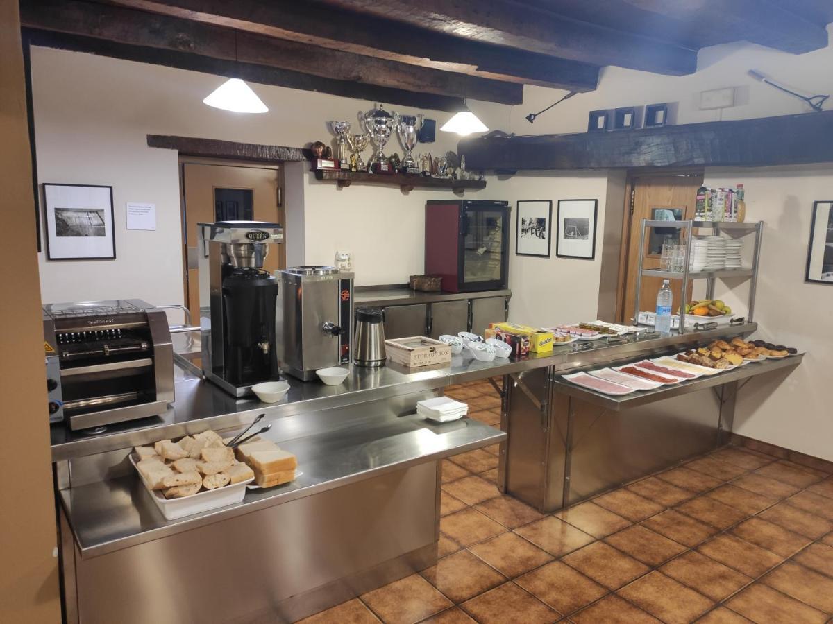Hostal Mendilatz Orbaiceta Bagian luar foto