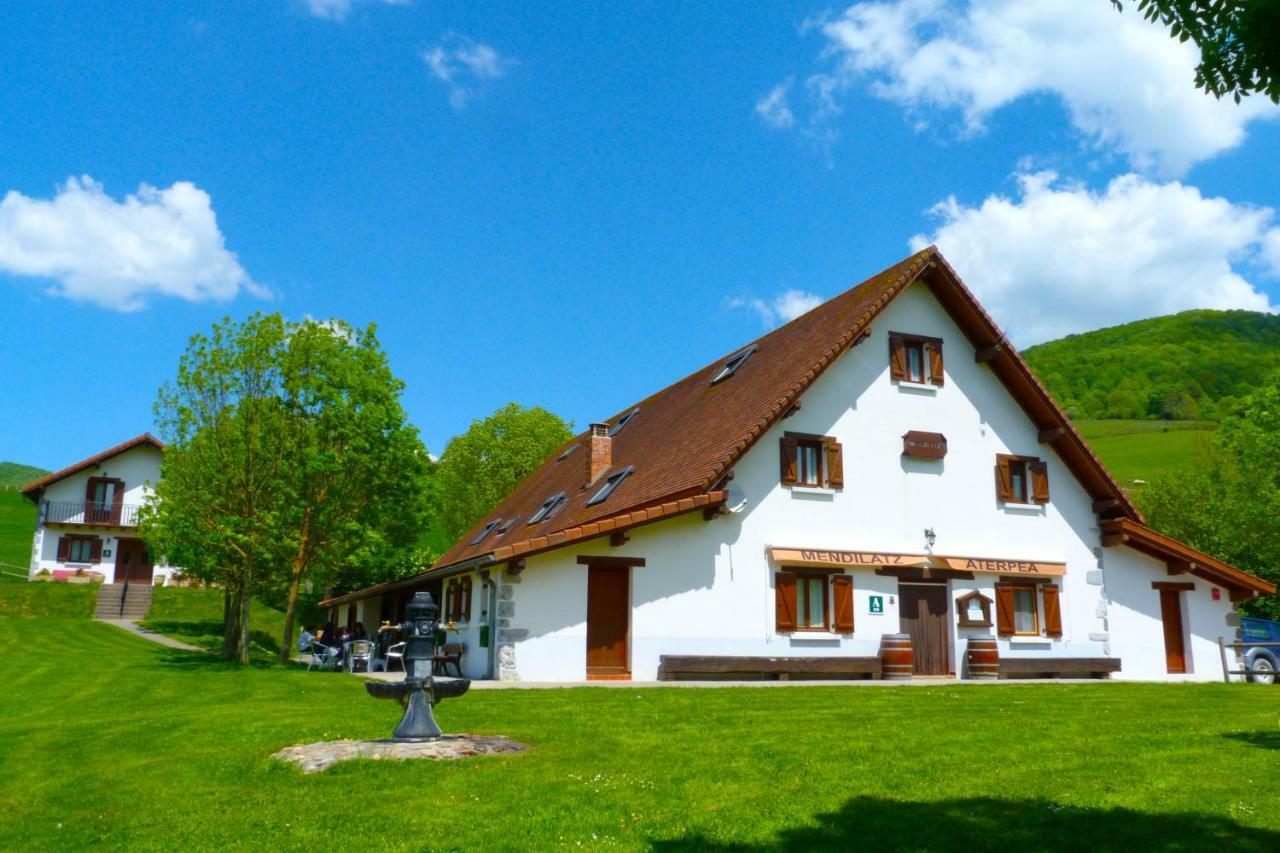 Hostal Mendilatz Orbaiceta Bagian luar foto